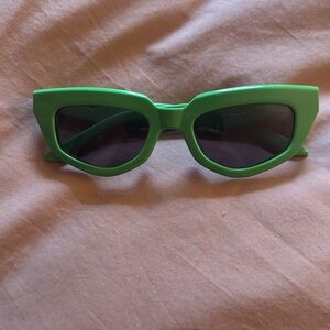 Dezi ‘On Read’ Sunnies, Limited Green/Dark Smoke